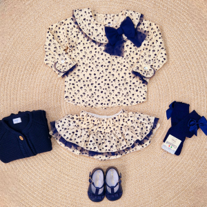 Rahigo 
Completo bambina tre pezzi con cardigan in pura lana art.24273