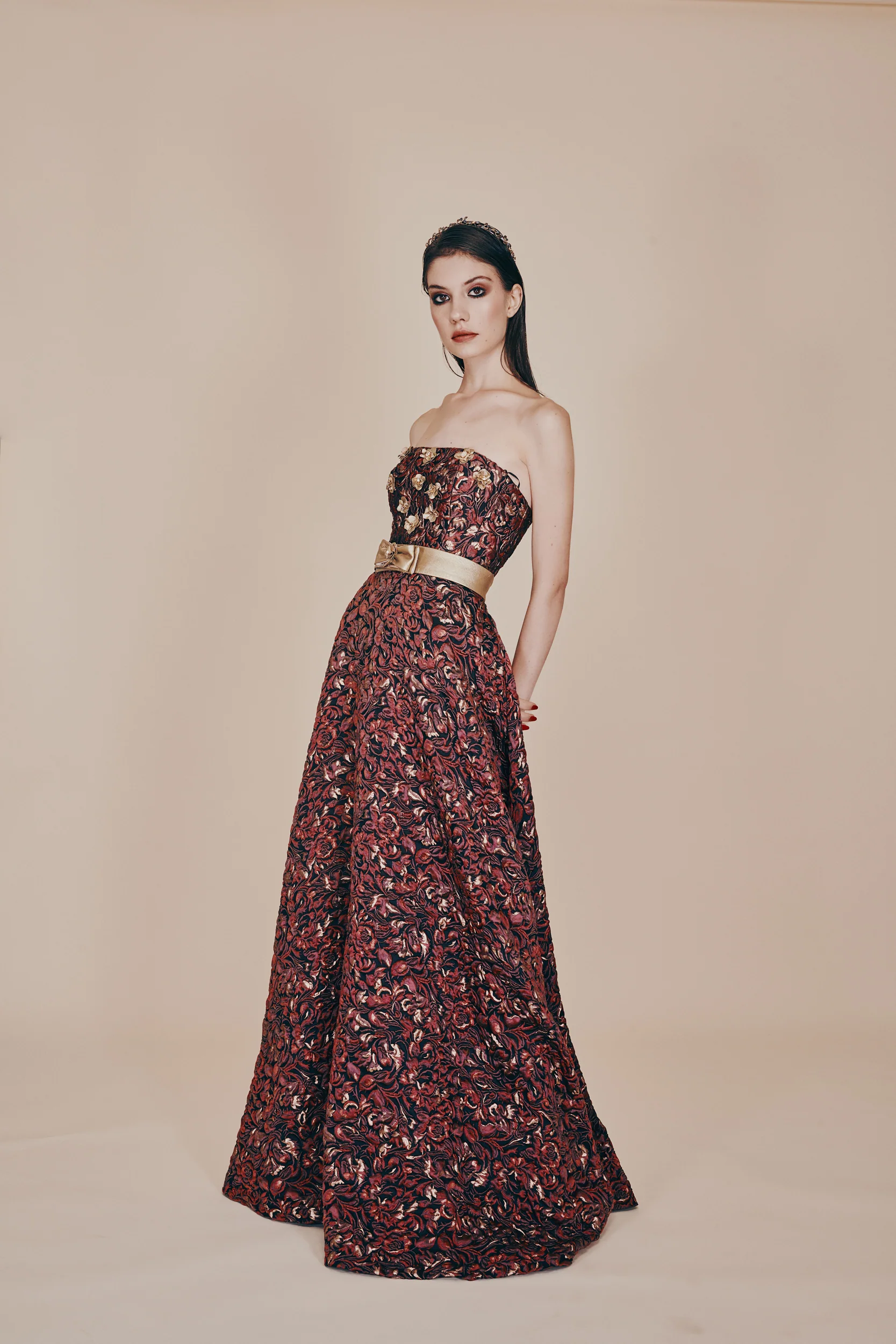 ABITO LUNGO IN BROCCATO - immagine 2