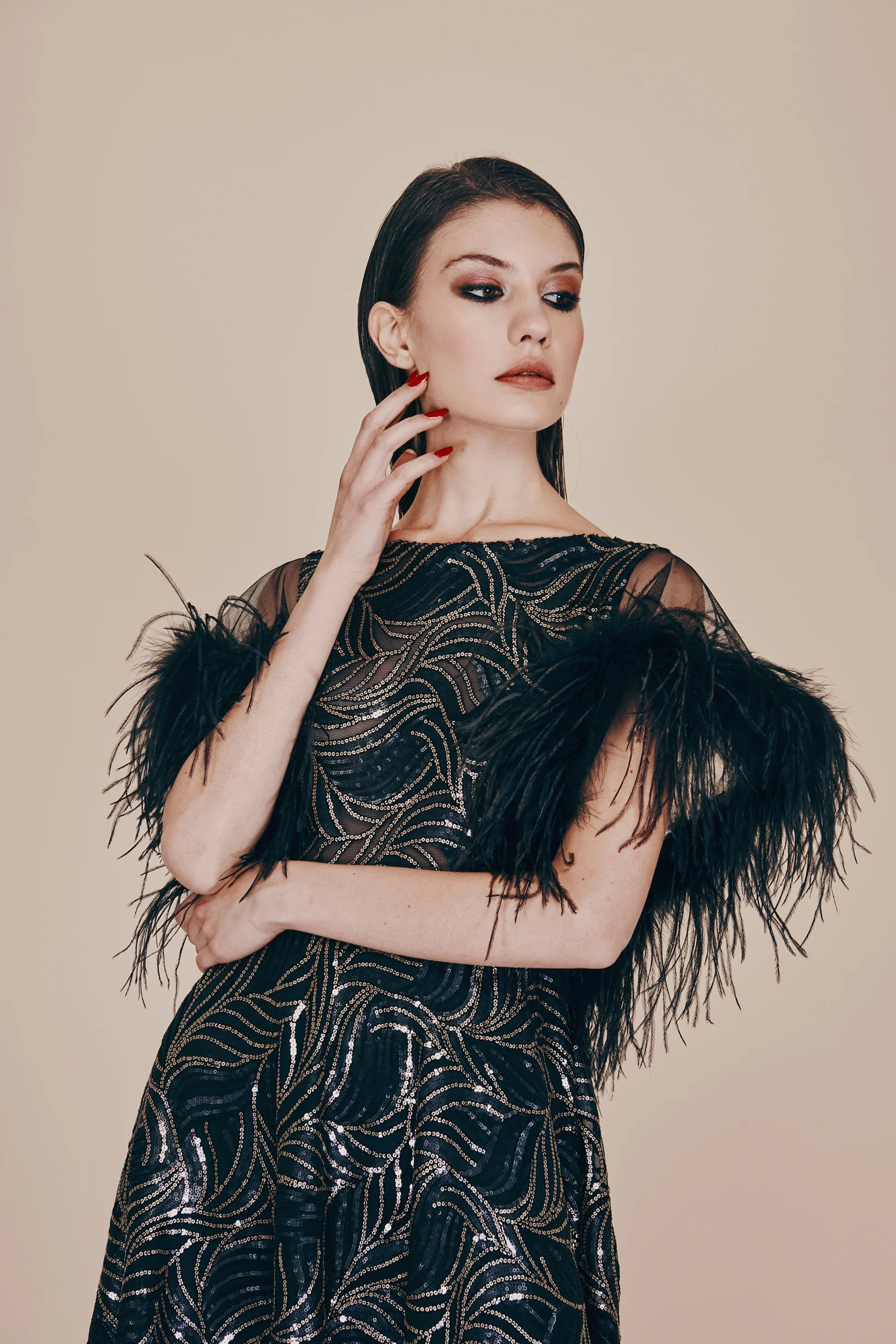 ABITO MIDI IN PAILLETTES E PIUME - immagine 3