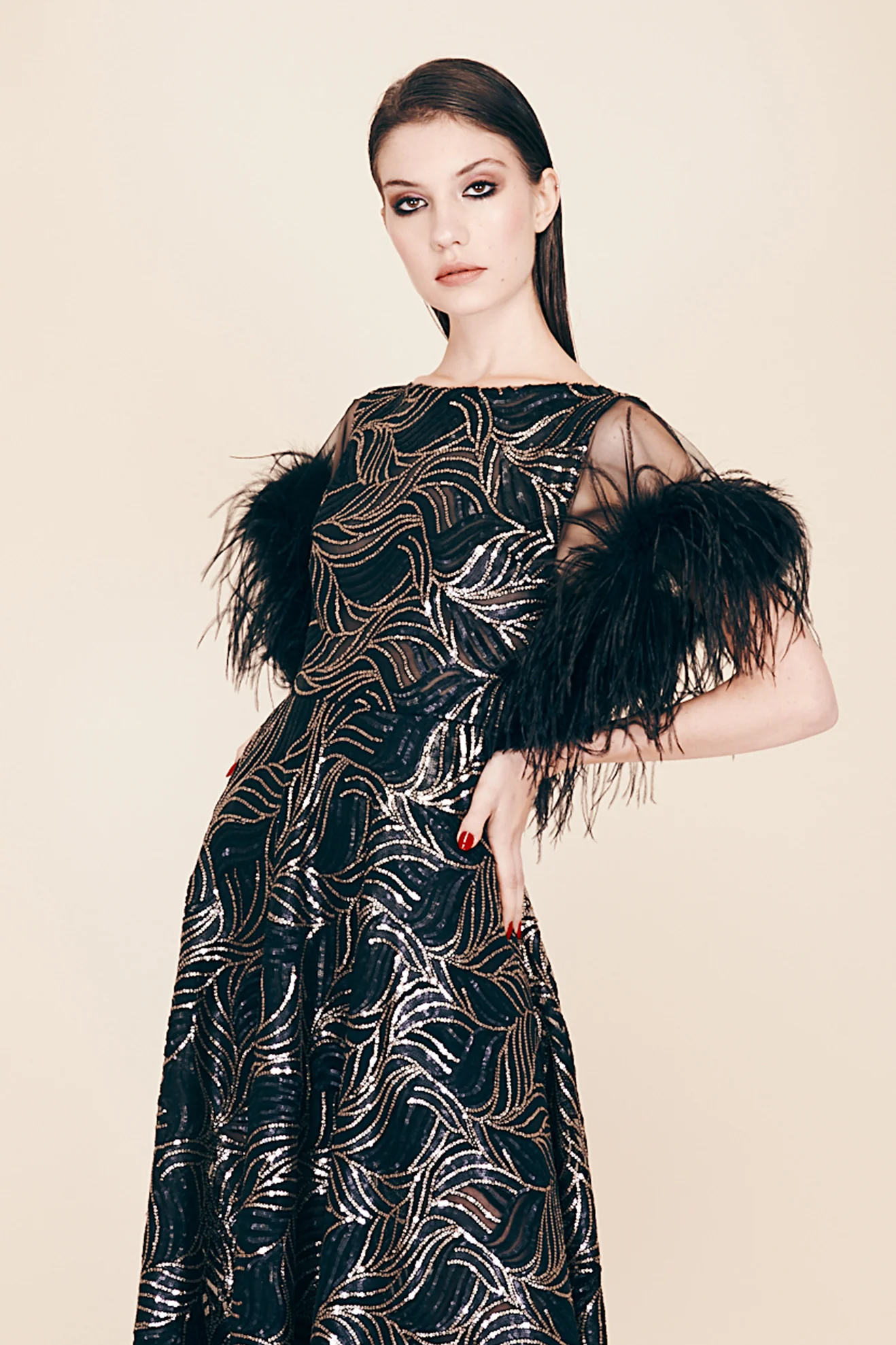 ABITO MIDI IN PAILLETTES E PIUME - immagine 4