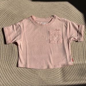 𝑳𝒆𝒗𝒊’𝒔 𝑲𝒊𝒅𝒔
T-shirt bambina con pizzo art.166-AFS