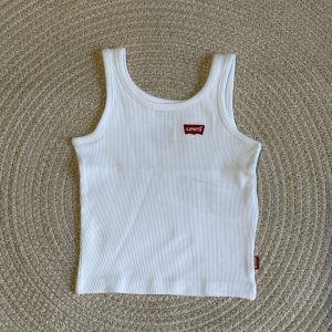 𝑳𝒆𝒗𝒊’𝒔 𝑲𝒊𝒅𝒔
Canotta bambina a costine white/red art.116-W1T