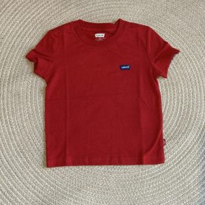 𝑳𝒆𝒗𝒊’𝒔 𝑲𝒊𝒅𝒔
T-shirt basic con logo piccolo Red art.100-R58
