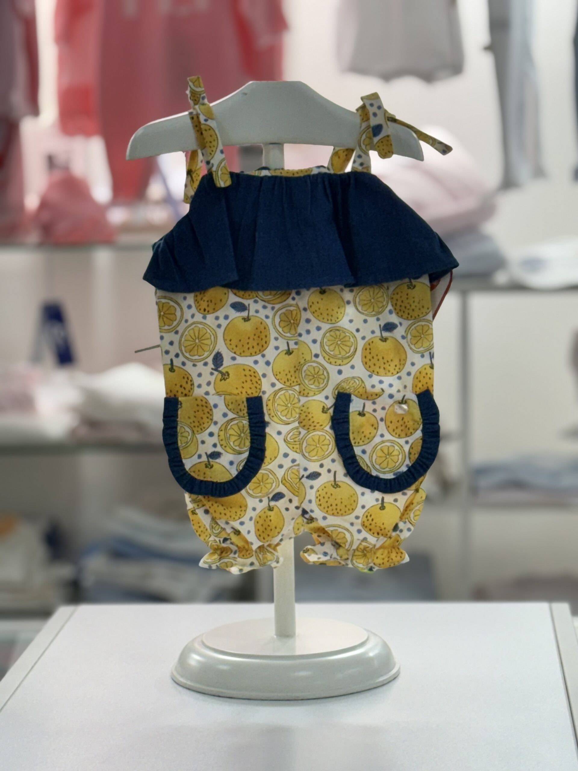 𝓓𝓮𝓵 𝓼𝓾𝓻
Pagliaccetto bambina “Familia Sirope” art.0836