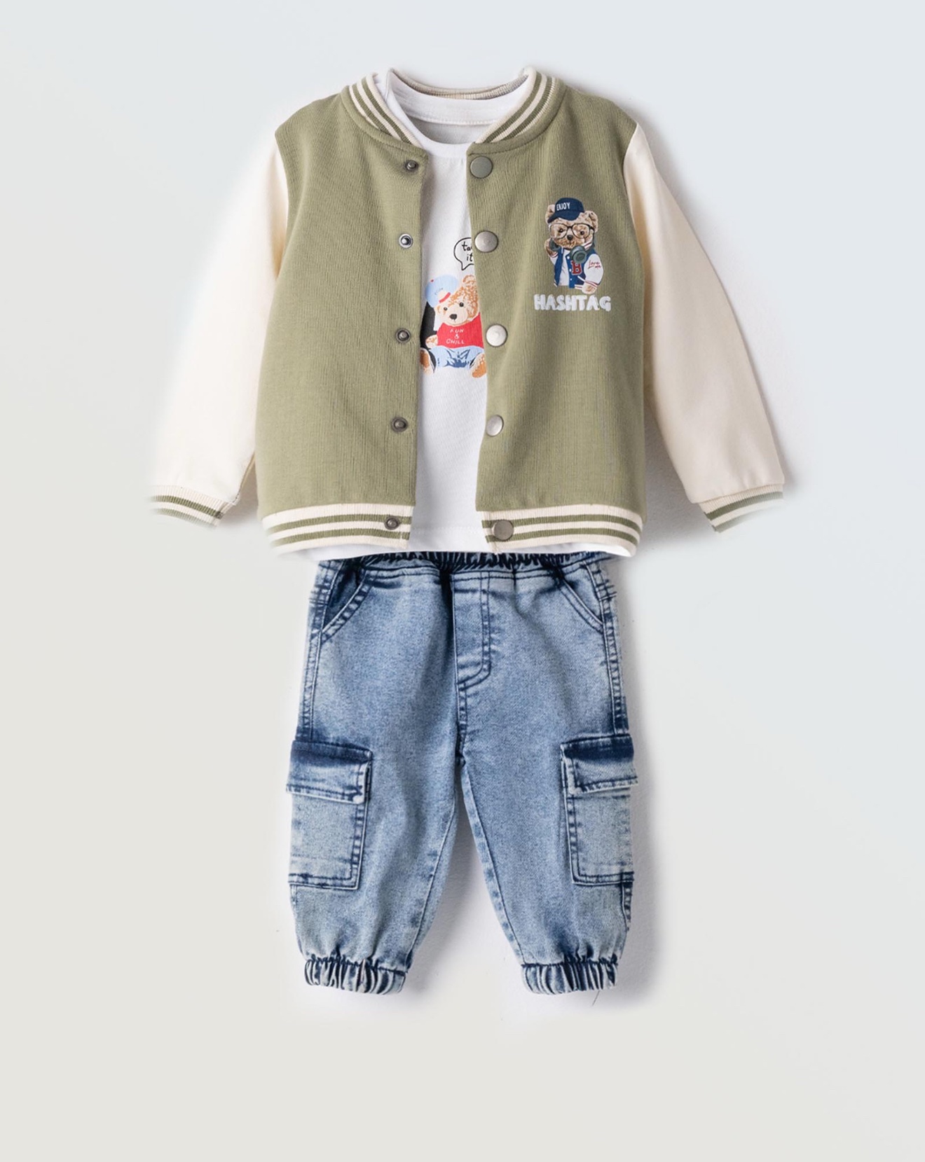 #Hashtag
Completo tre pezzi neonato con giubbotto art.254610