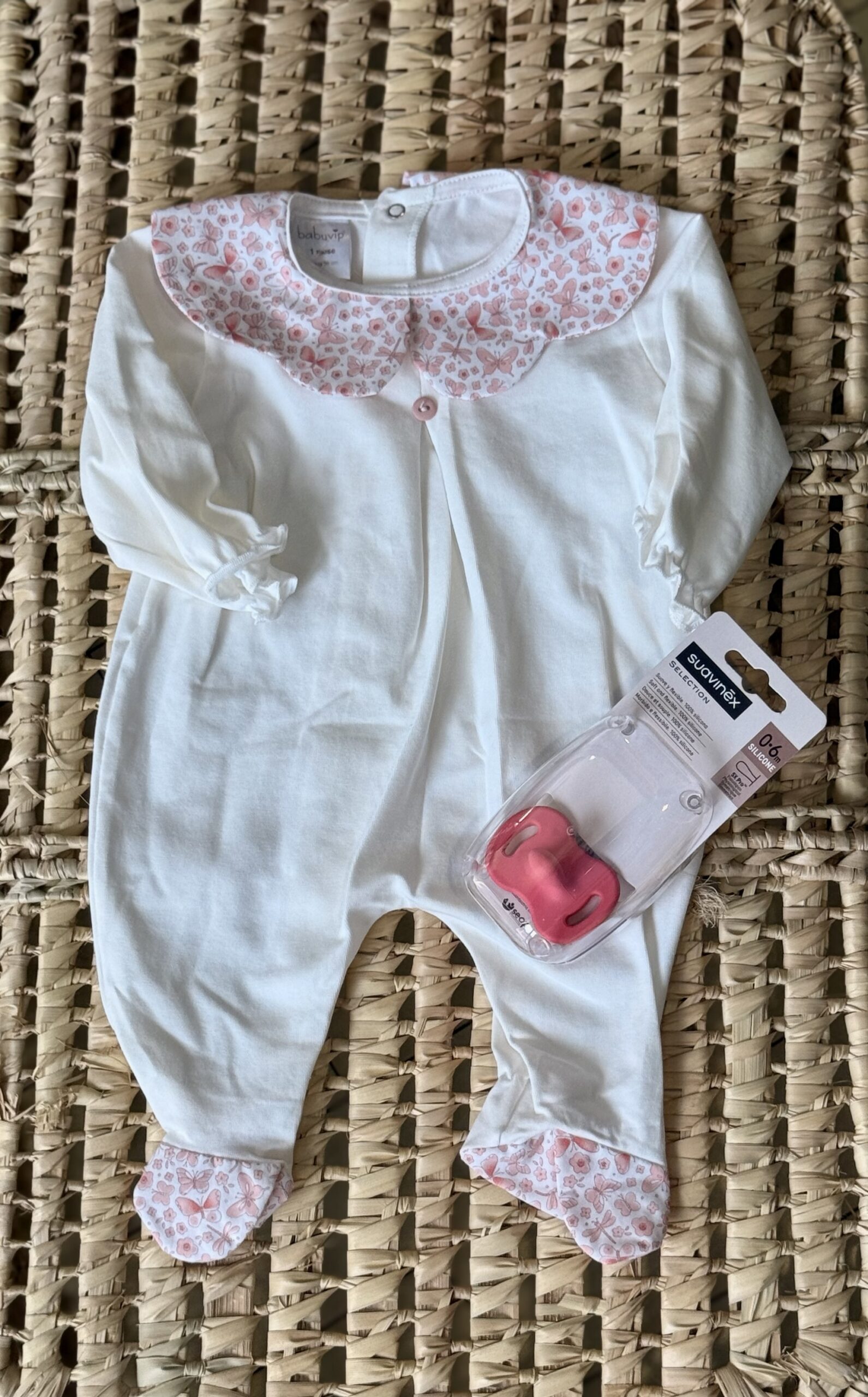 ๐ฉ๐๐๐๐ฝ๐๐โจ
Tutina neonata art.T2840/02