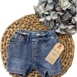 𝑳𝒆𝒗𝒊’𝒔
𝑩𝒆𝒓𝒎𝒖𝒅𝒂 𝒊𝒏 𝒋𝒆𝒂𝒏𝒔 𝒂𝒓𝒕.613-𝑴𝑫𝑯